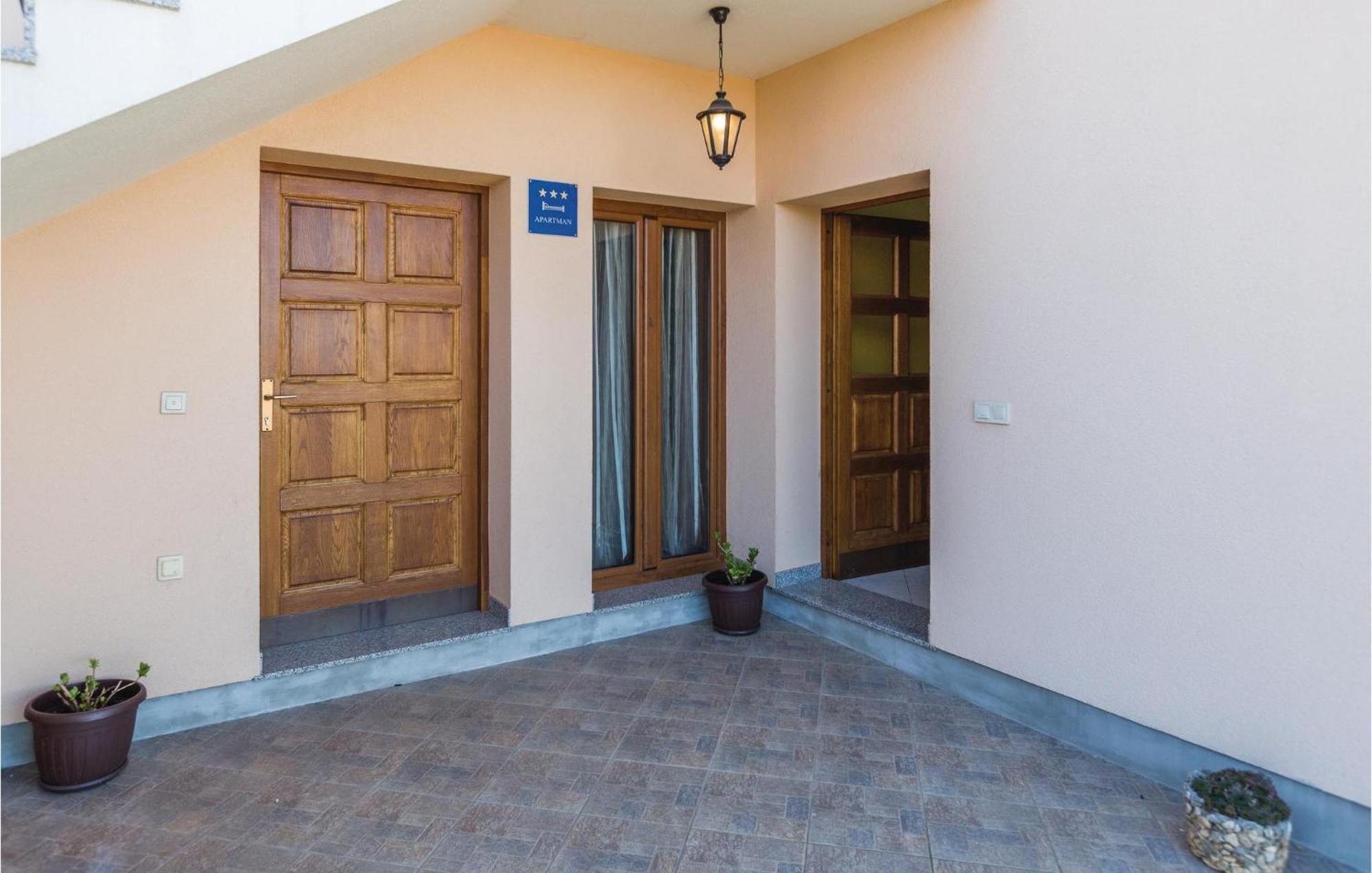 Amazing Apartment In Porec With Kitchen Eksteriør bilde