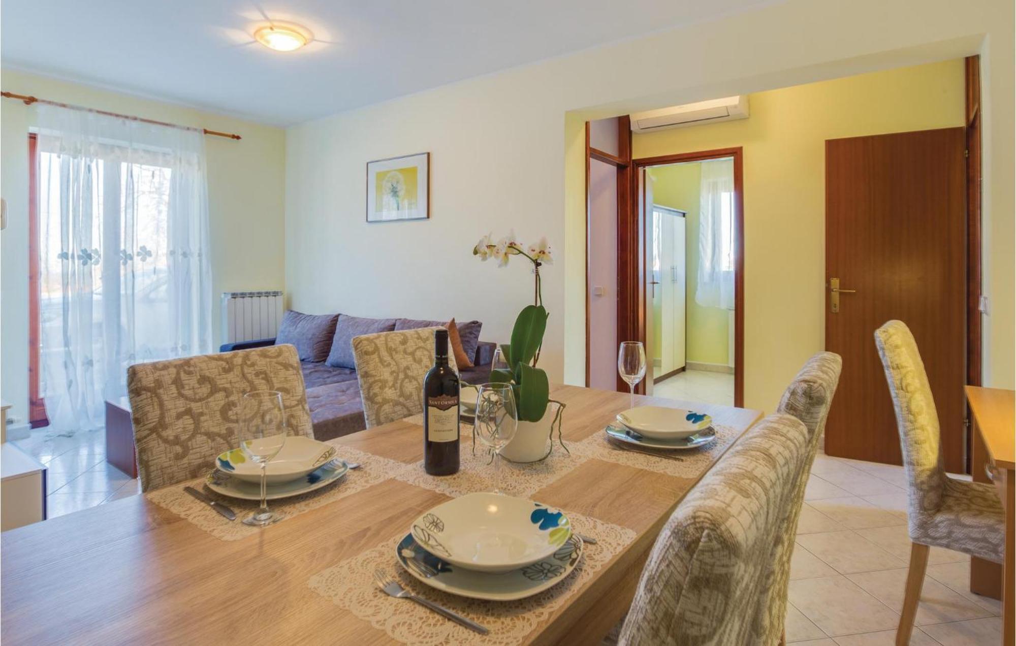 Amazing Apartment In Porec With Kitchen Eksteriør bilde